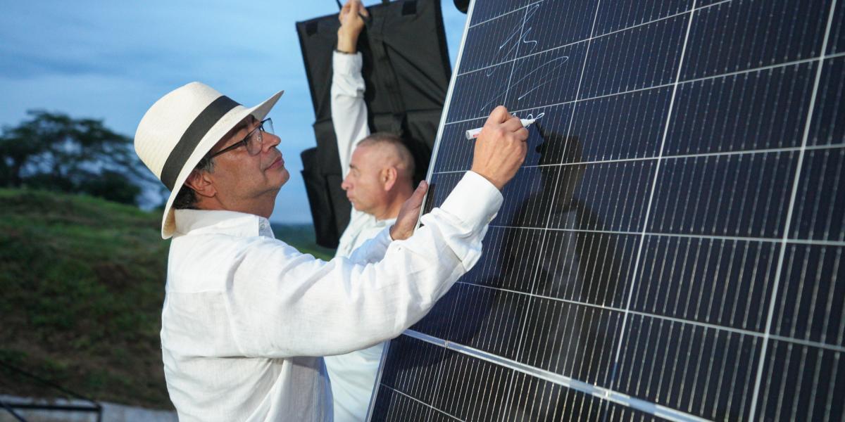 El presidente Gustavo Petro invita a los alcaldes del Caribe a construir parques solares para bajar las tarifas de energía