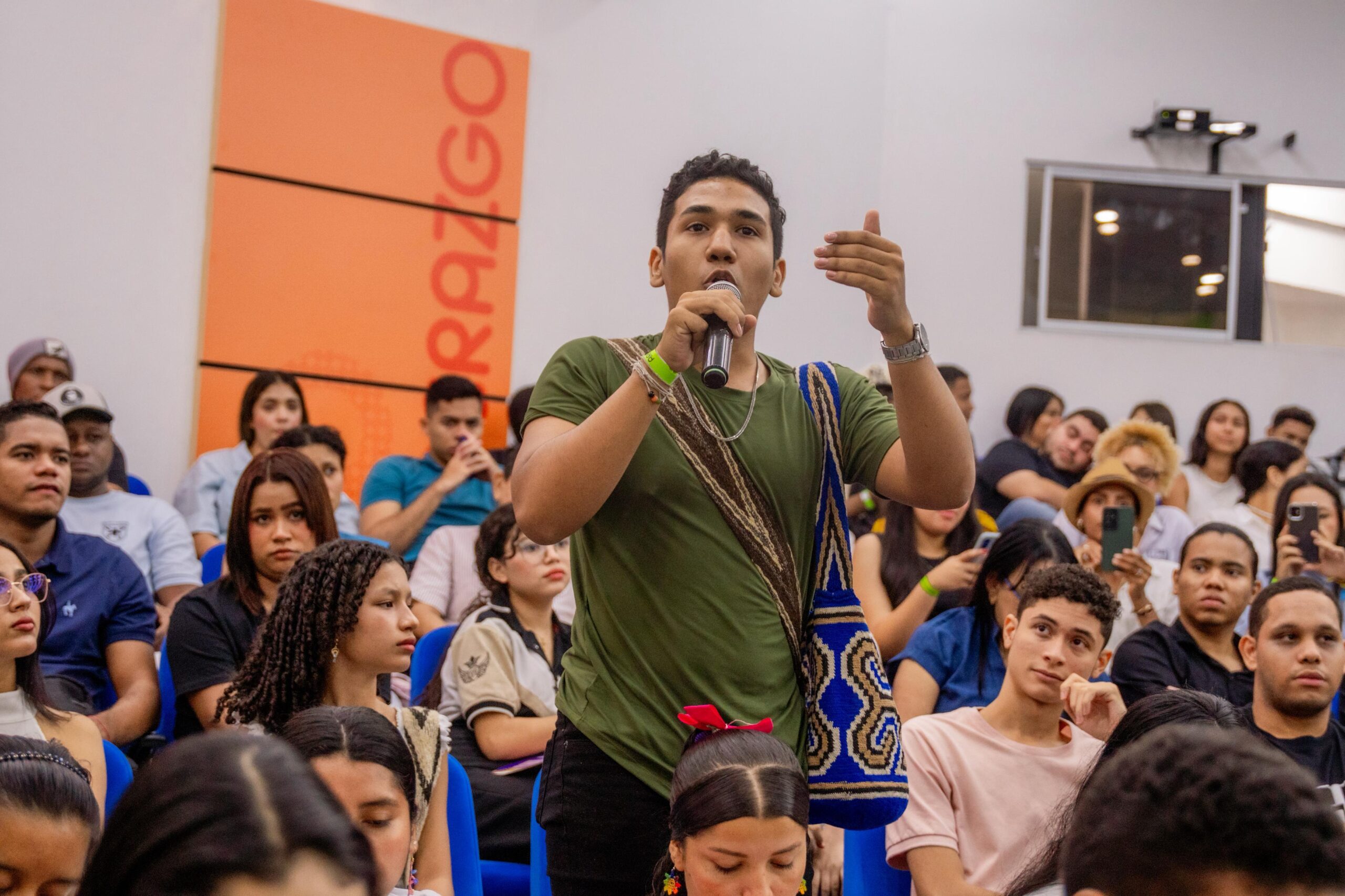 Participación activa de jóvenes en la primera Asamblea de Juventudes 2025 en Valledupar