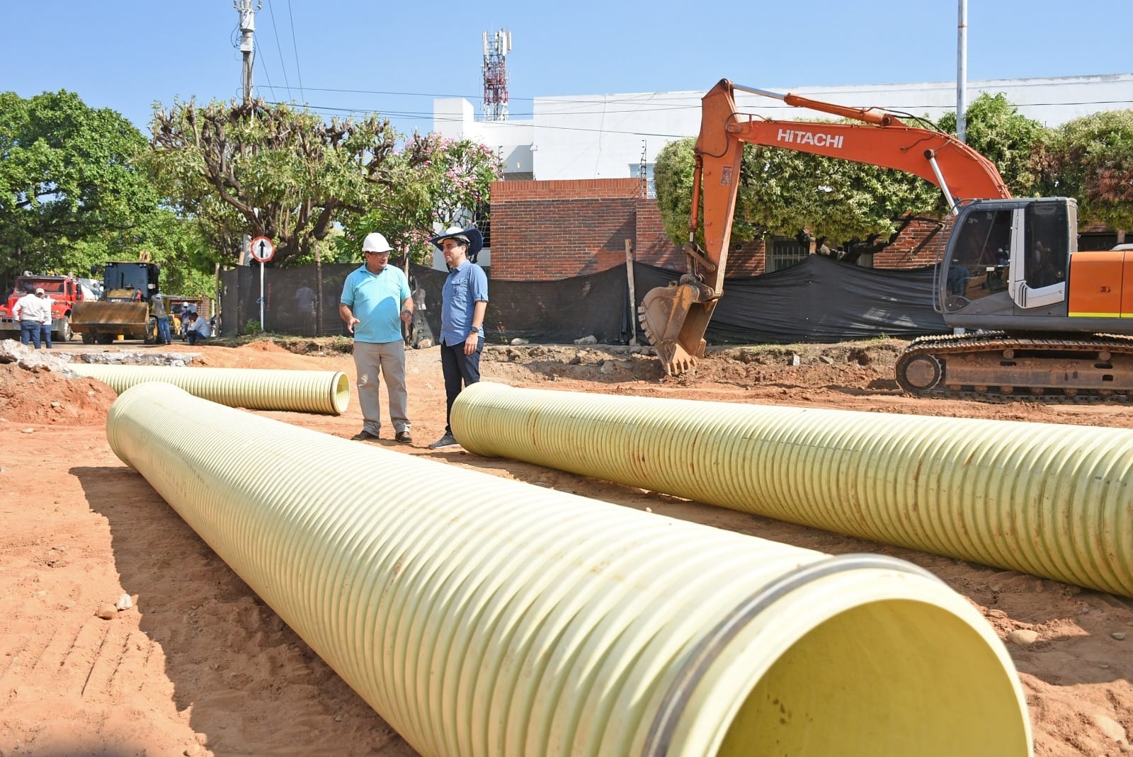 Agente especial de Emdupar firma contrato para instalar tubería que beneficia varios sectores de Valledupar