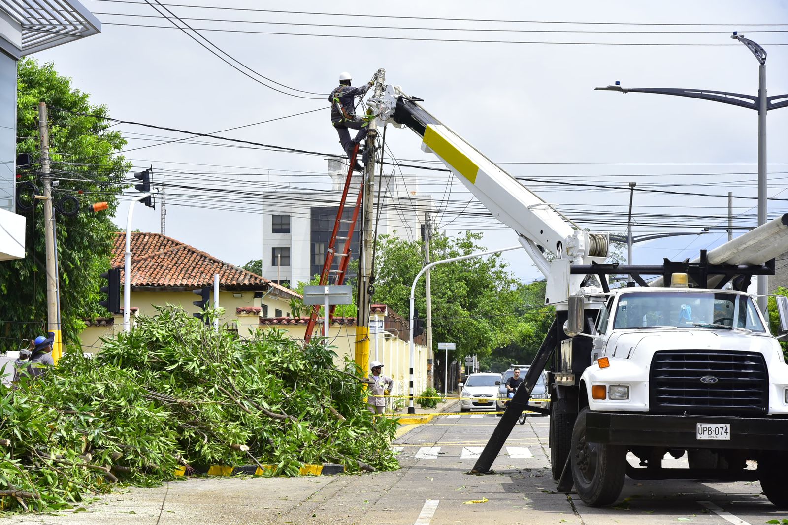 Gobierno del alcalde Ernesto Orozco atiende emergencias y declaró alerta amarilla por vendaval en Valledupar