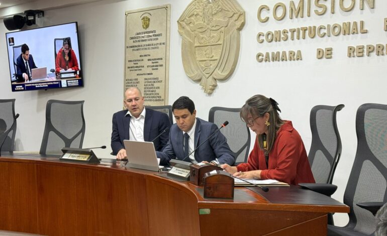 Carlos Felipe Quintero cierra con aplausos su gestión como presidente de la Comisión de Vigilancia a los Organismos de Control