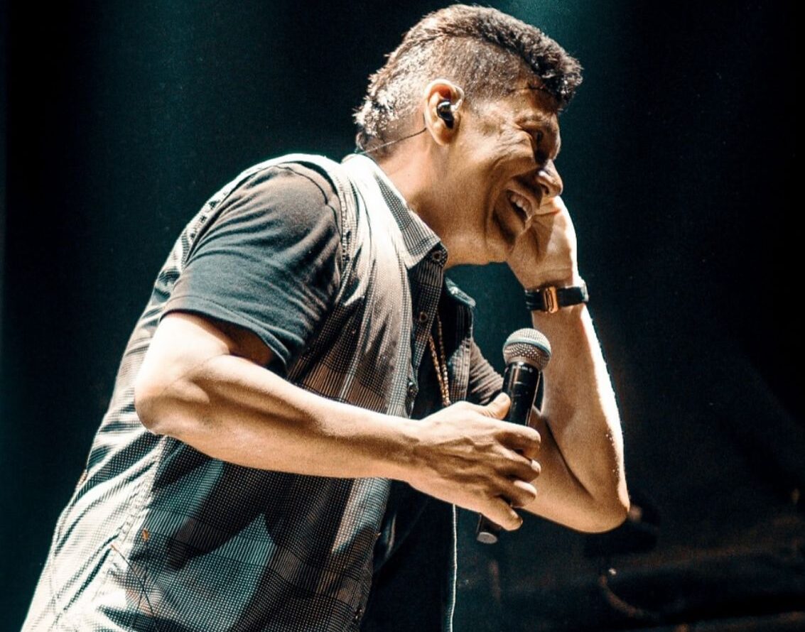 Alex Manga y su agrupación reciben galardón como Mejor Agrupación Internacional en los Upar Awards 2025