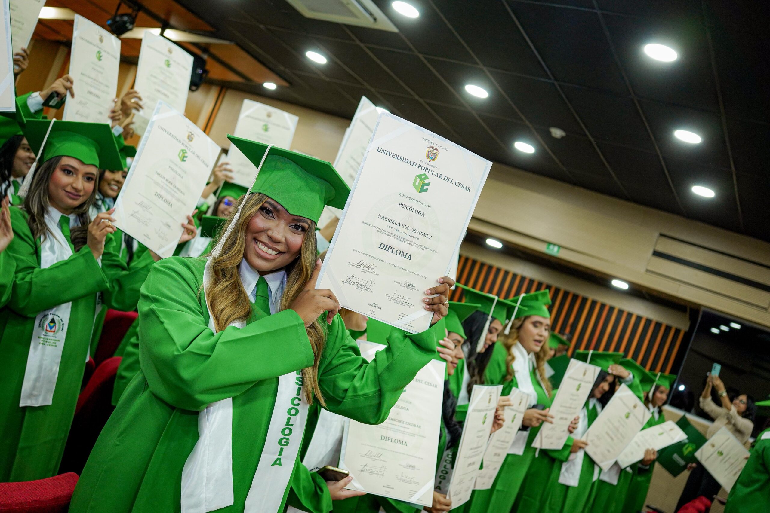 Con presencia del Ministro de Trabajo, la UPC gradúa a más de mil profesionales