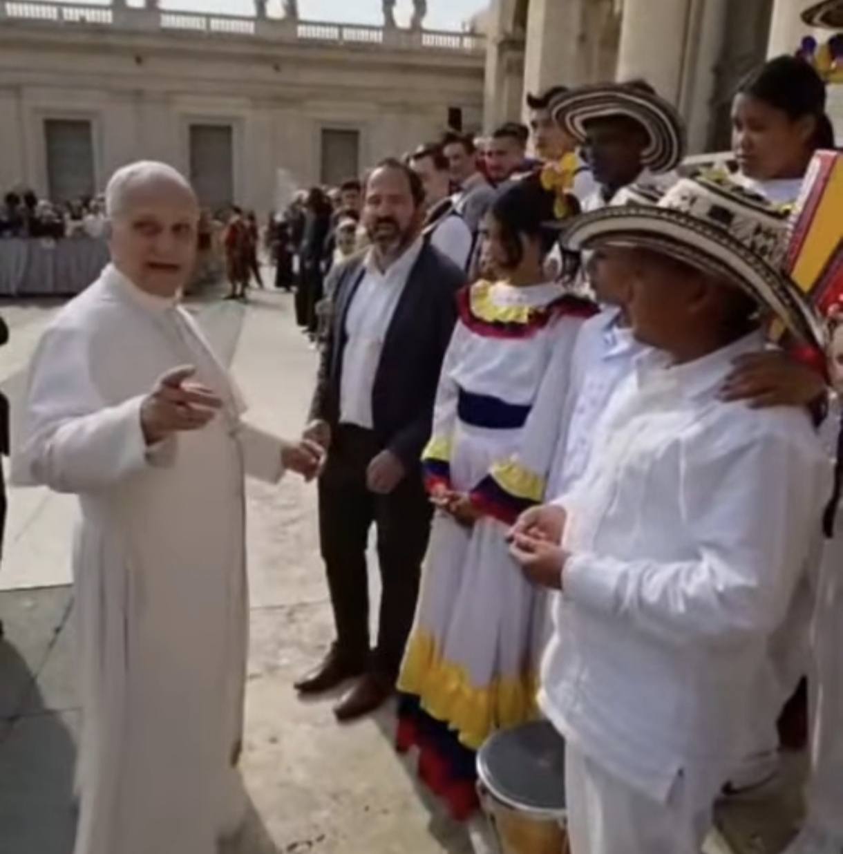 Niños de la Casa Lúdica de Agustín Codazzi llevaron el arte y la esperanza ante el Papa en Italia