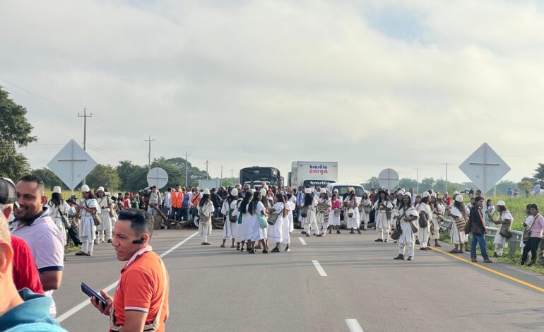Gobierno busca concertación con comunidades arhuacas para levantar bloqueo en vía Valledupar–Bosconia
