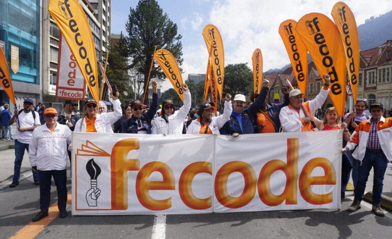 Fecode convoca paro nacional de 24 horas este 30 de octubre: docentes saldrán a las calles en todo el país