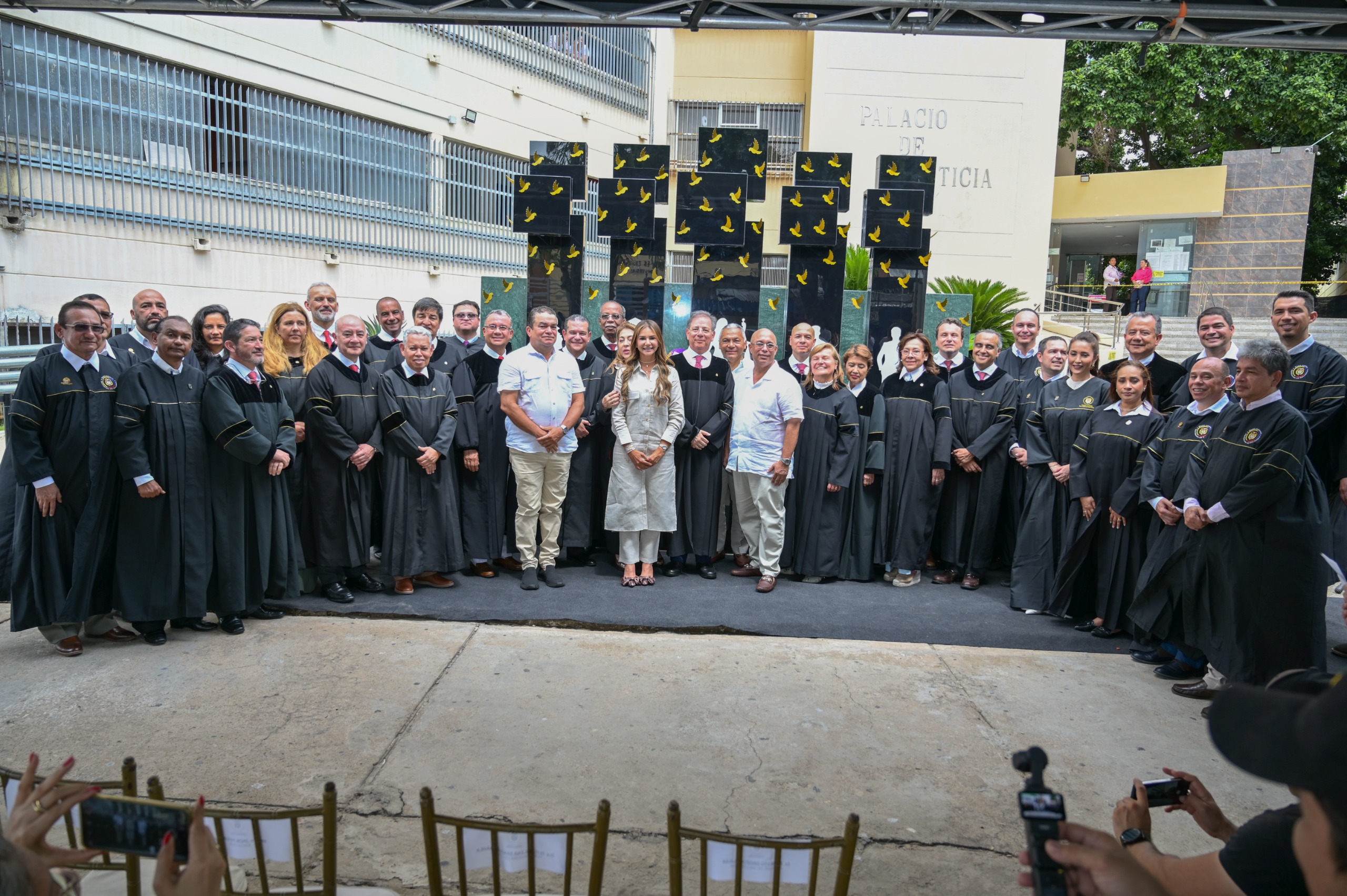En Valledupar fue develado monumento en homenaje a víctimas del Holocausto del Palacio de Justicia