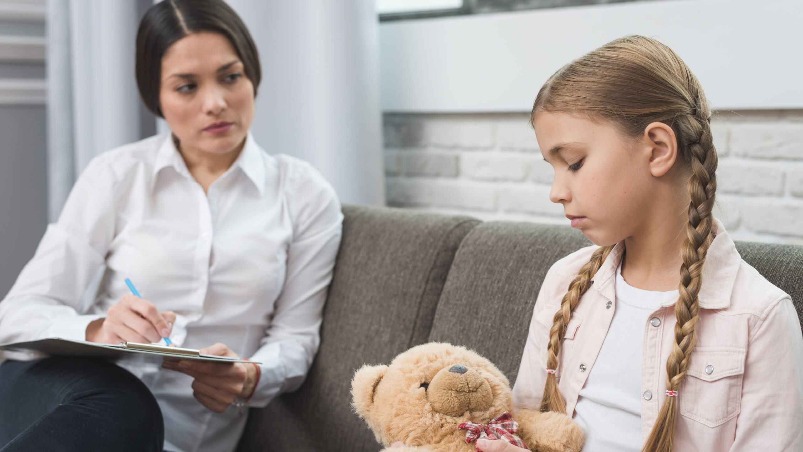 Niños en espera: la escasez de psicólogos infantiles agrava la salud mental en Colombia