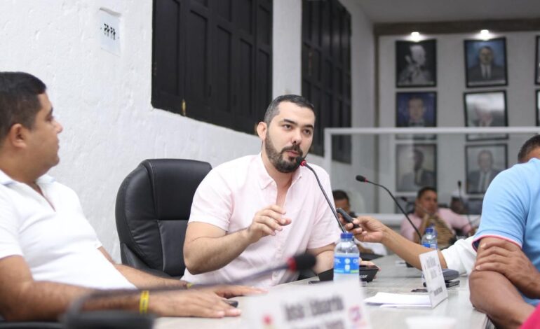 Concejal Manolo Fernández impulsa iniciativa para dignificar a los veteranos de la fuerza pública