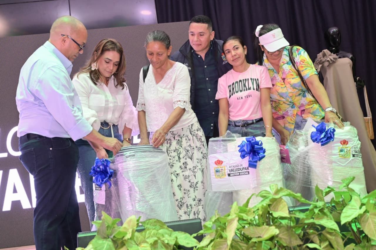 Municipio entregó insumos textiles a 500 mujeres emprendedoras de Valledupar