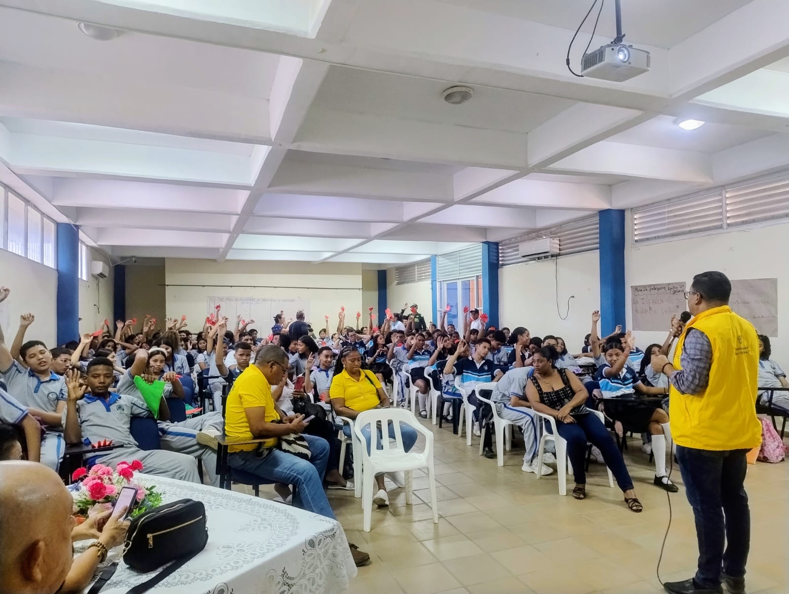 Instituciones en La Guajira levantaron la ‘Mano Roja’ para prevención del reclutamiento forzado de Niños, Niñas y Adolescentes