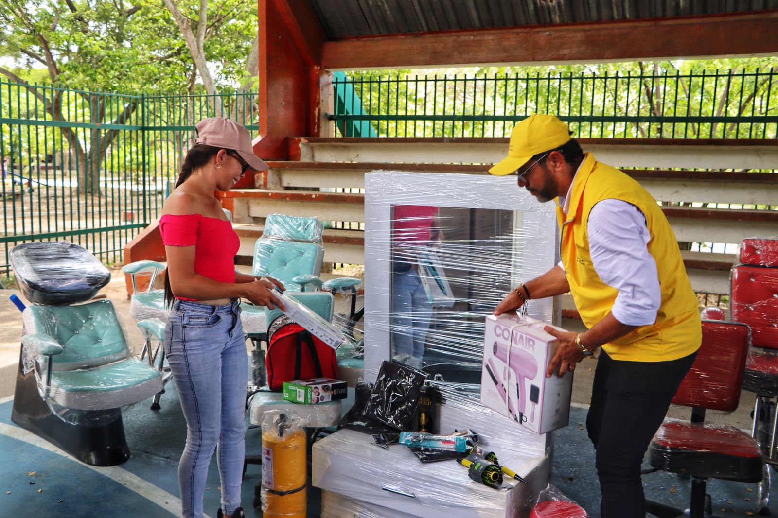 En el sur del Cesar, la Unidad de Víctimas entregó 54 unidades de negocio a víctimas en proceso de retorno y reubicación